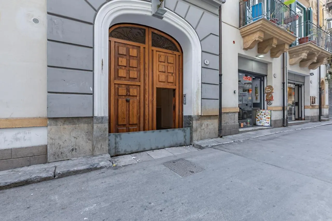 Suite Kemonia Palermo Apartment
